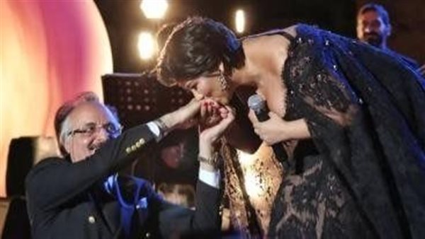 مطلعتش عيانة.. طبيب شيرين عبدالوهاب يكشف السبب الحقيقي لزيادة وزنها