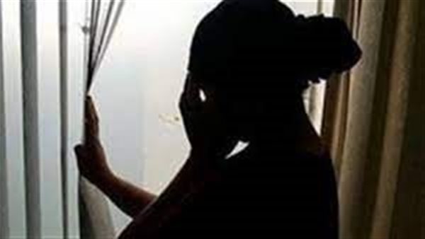 كشفته بحيلة شيطانية.. رشا للقاضي: جوزي بيلف على صحباتي ومقضيها على سريري 