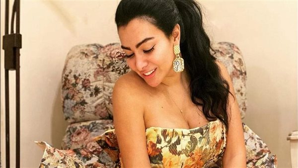 كاش مايوه.. ميرهان حسين تخطف الأنظار بإطلالة جريئة على البحر | شاهد