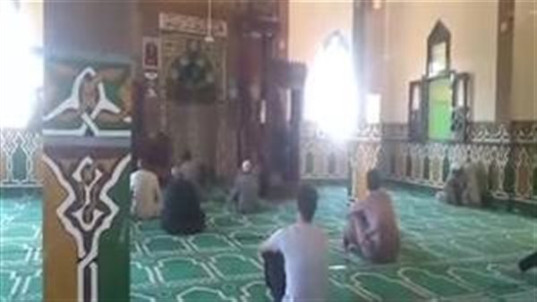  بعد واقعة الصلاة على صوت الراديو.. أول تعليق من أوقاف المنوفية