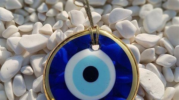 نجمك خفيف؟.. 9 نصائح فعالة للحماية من الحسد وتأثير العين 