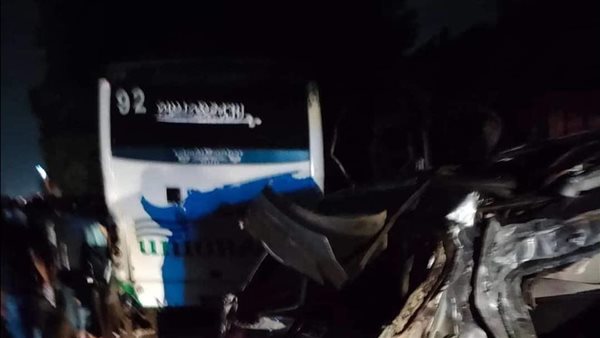 تفاصيل حادث الدائري المروع.. الأتوبيس دهس الملاكي ودخل في سوبر ماركت