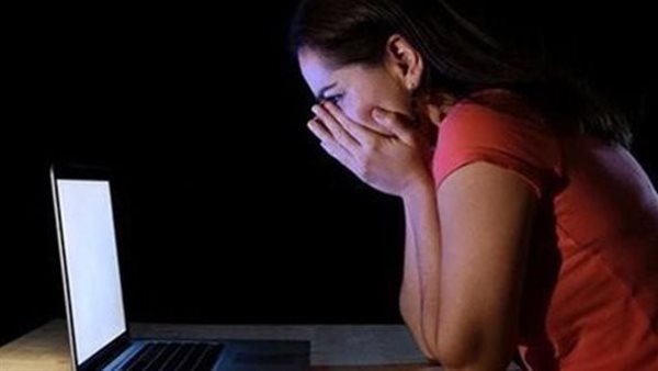 بنتك ماشية شمال..تفاصيل مثيرة في نص تهديدات مسؤولة بالتأمينات الإجتماعية