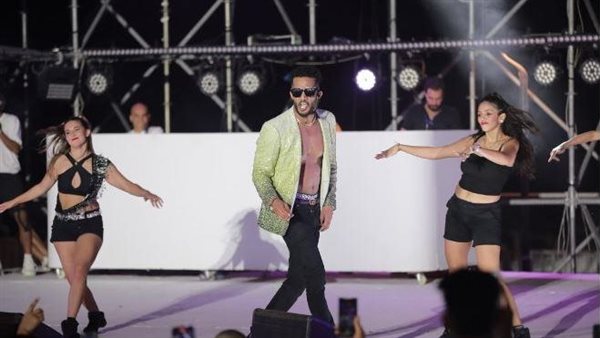 لو أعرف إنها حلوة كنت اشتريت العربية.. ماذا حدث بين محمد رمضان وبائع المانجا ببولاق؟ | فيديو