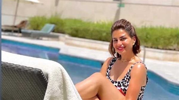 كشفت التاتو.. منة فضالي تثير الجدل بهذه الإطلالة | شاهد