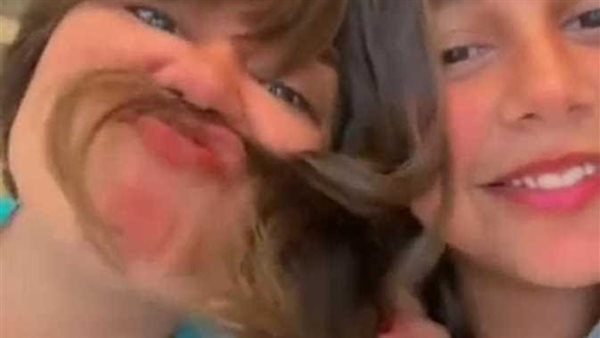 سبته ومحصلش حاجة والحياة احلوت.. شيرين وابنتها تشعلان السوشيال ميديا بأغاني سميرة سعيد | فيديو