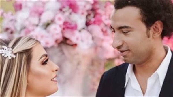 قالتلك طلق مراتك وطردتني ياقلب أمك.. هجوم ناري من زوجة علي ربيع بعد الانفصال