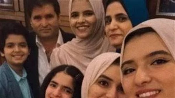 وجد جثة ابنته بين الضحايا.. مأساة طبيب بمستشفى فاقوس وحكاية تنبؤ أطفاله بالحادث | شاهد