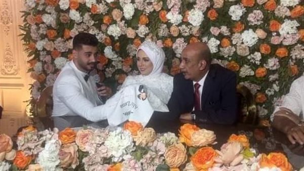 كتبت كتابها بنفسها ورقصت بالمنديل.. عروسة تثير السوشيال ميديا يوم زفافها | شاهد