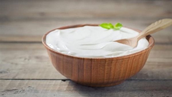 منها المكسرات والزبادي والبرغل..أطعمة تقلل التوتر وترفع هرمون السعادة | فيديو 