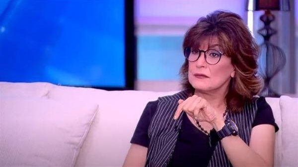 مسترجلة يعني ايه بحلق دقني الصبح مثلا؟ ومشربتش مياه من 17 سنة.. تصريحات صادمة لـ سماح أنور مع ياسمين عز | فيديو