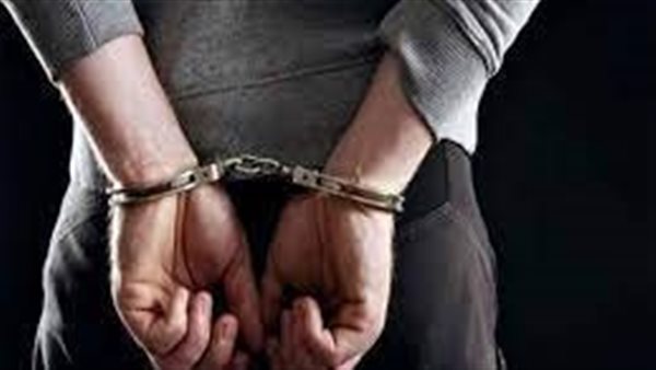 حكاية المشوه العاشق.. عاد من الموت ليقع في غرام الشغالة ويسرق طبيبه