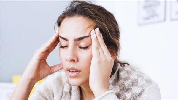 أبرزها النسكافيه واللحوم المصنعة.. أطعمة ومشروبات تسبب الصداع | فيديو 