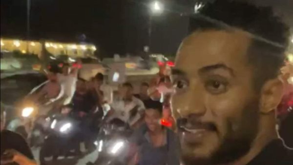  علشان ميحصلش خسائر.. تعليق ناري من محمد رمضان على أنباء طرده من احد مقاهي الإسكندرية | شاهد