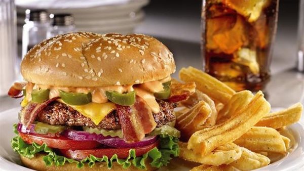 تحذير خطير.. لا تأكل هذه الأطعمة إذا كنت تعاني من ارتفاع الكوليسترول