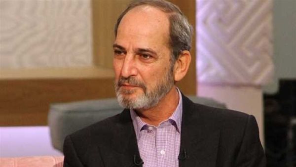 حكى لـ يسرا وشقيقه.. سر كلمة «تن - تن» التى قالها هشام سليم | فيديو