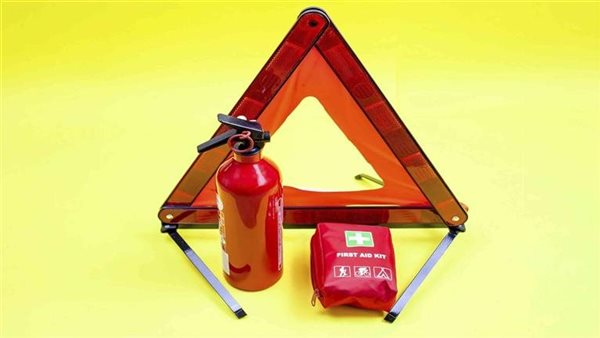 بعد تخفيضها بالمرور.. أسعار الطفاية والمثلث وشنطة الإسعافات بالأسواق