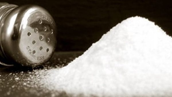 كوارث صحية.. هذا ما يحدث في جسمك عند الإكثار في تناول الملح