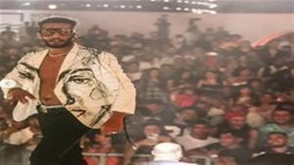 لهذا السبب.. الجمهور يحاصر محمد رمضان في شبرا | فيديو