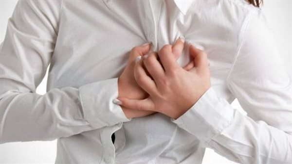 عادات يومية تسبب جلطات.. تحذير خطير من تناول الملح والوجبات السريعة