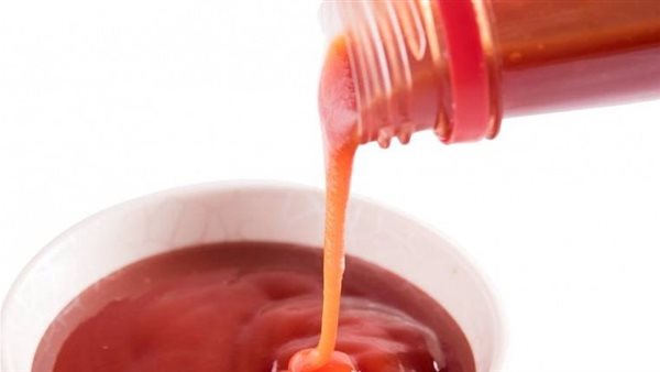 يسبب أضرارا كارثية على الصحة.. طبيب يحذر من تناول الكاتشب 