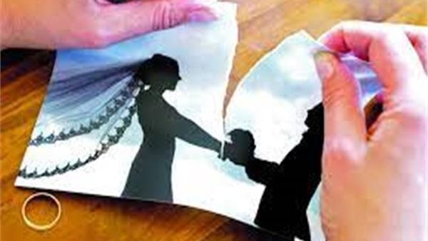 عنده غمازات وبيترقص وهو ماشي.. سارة تطلب فسخ عقد زواجها بعد أسبوع زواج