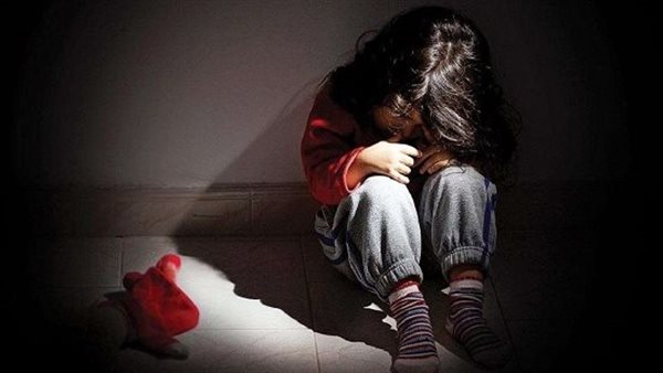 صرخت والأهالي مسكوه.. تفاصيل مثيرة في استدراج عامل طفلة للتحرش بها في الوراق