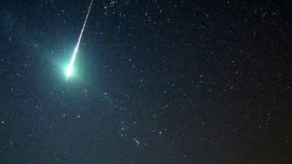 10 زخات في الساعة.. موعد ظاهرة شهب التنين وأفضل وقت لمشاهدتها