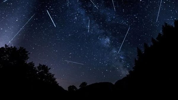 تُرى بالعين المجردة.. تفاصيل ظاهرة فلكية تمطر سماء مصر اليوم