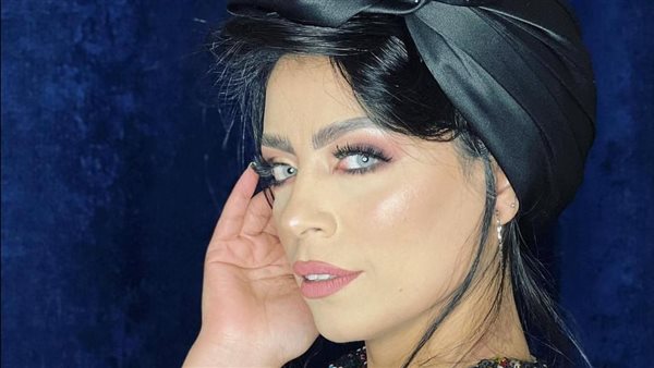 خبيرة فاشون تكشف أفضل طرق اختيار الملابس لطالبات الجامعة وألوان الموضة في الشتاء القادم