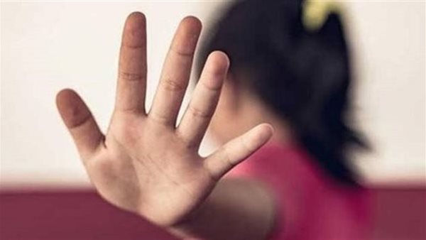استدرجها لمنزل جده وهتك عرضها.. تفاصيل مثيرة في القبض على طالب تعدى على طفلة بالمنوفية