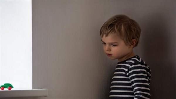 عوامل وراثية قد تكون السبب.. علامات تدل على إصابة طفلك بالتوحد