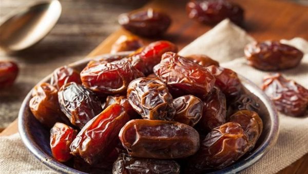 فوائد مذهلة.. ماذا يحدث لجسمك إذا تناولت 3 تمرات يوميا؟