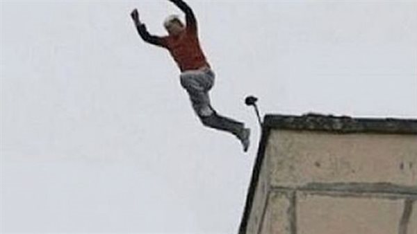 مأساة بالإسكندرية.. تأنيب الضمير يقود شابا للقفز من السادس بعد التسبب في موت أخيه