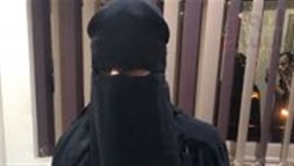 بعباءة ونقاب.. تفاصيل مثيرة في ضبط موظف تحرش بالسيدات في مكتب بريد بسوهاج