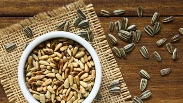 يقلل ارتفاع ضغط الدم ويقوي المناعة لكن بشروط.. فوائد وأضرار اللب السوري