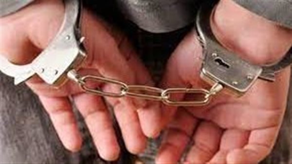 بعد انتشار الفيديو.. تفاصيل القبض على مطرب يغني بألفاظ وإيحاءات خادشة