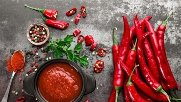 يسبب 5 أمراض..ما أضرار الفلفل الحار للحامل في الشهور الأولى؟