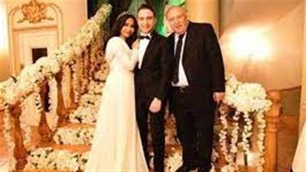 أنت ابن أمك وعرتنا.. والد حسام حبيب يفتح النار على نجله بعد تصريحاته عن شيرين عبدالوهاب