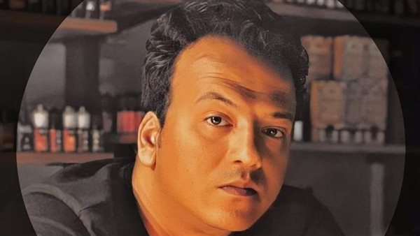 حسين محمد معلمًا في 