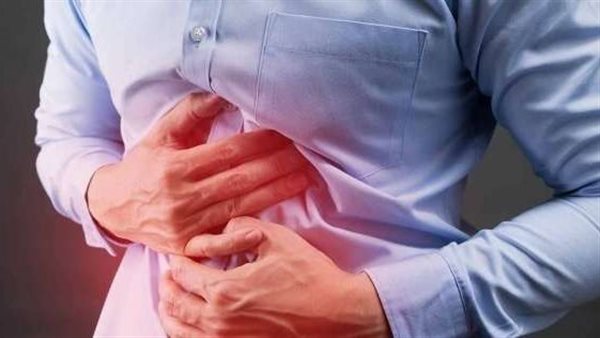 بينها المغص الشديد.. أسباب وأعراض الإصابة باضطرابات القولون العصبي 