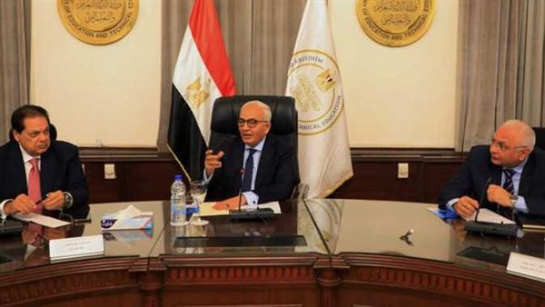 حسم الجدل..ماذا قال وزير التعليم عن استبدال دور المدرسة بالسناتر ومراكز الدروس الخصوصية؟ 