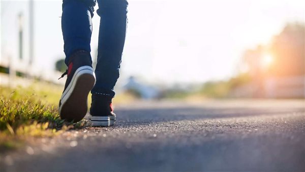 علماء يطلقون دراسة صادمة.. تنبأ بطريقة موتك من خلال مشيتك