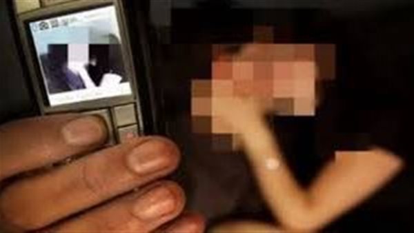 صورها أثناء ممارسة الرذيلة وابتزها.. القصة الكاملة لإنهاء حياة سائق على يد أسرة فتاة بالقاهرة