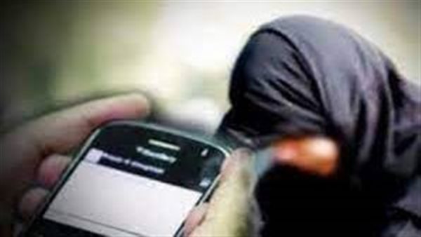 بعد استدراجها..تفاصيل القبض على عاطل ابتز فتاة بصور وفيديوهات على واتساب 