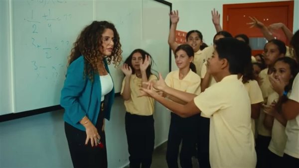 تلميذ بيعاكس مدرسته.. فيديو كليب لطفل الغزالة رايقة يثير جدلًا| شاهد