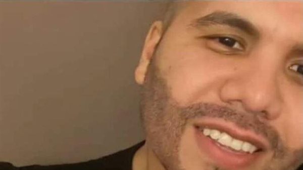 هذه حقيقة زواجه.. ماذا قال عمر كمال عن قصة زراعة دقنه؟ | فيديو