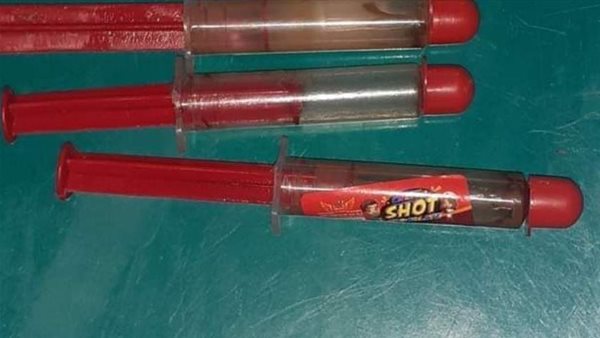 معبأة في سرنجات.. تحذير عاجل من شيكولاتة منتشرة بالأسواق