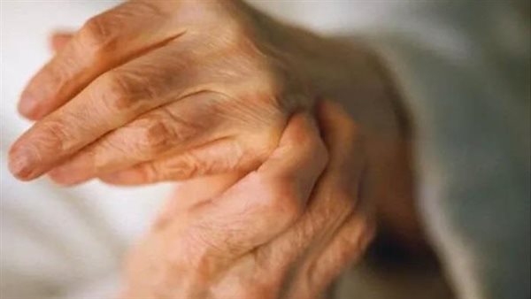 أعراض غير متوقعة.. امرأة تكتشف ورما غريبا توفيت بعد عام من التشخيص