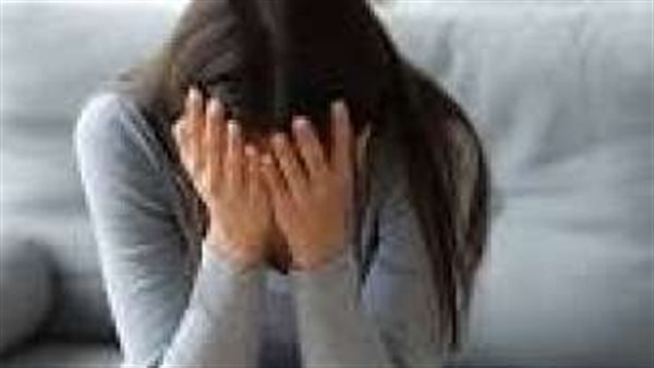 سيدة أمام قاضي الأسرة عن زوجها: بيقولي هنزل أصلي ويروح لجارتي